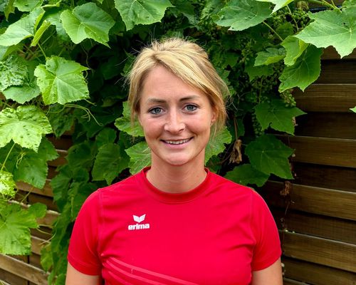 Alena Herrmann glänzt mit Titel und Masters-DM-Norm