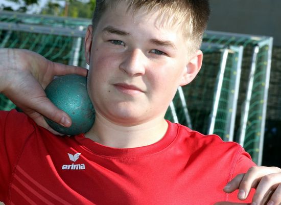 Tim Becker schraubt Rekordmarke auf 35,33 Meter